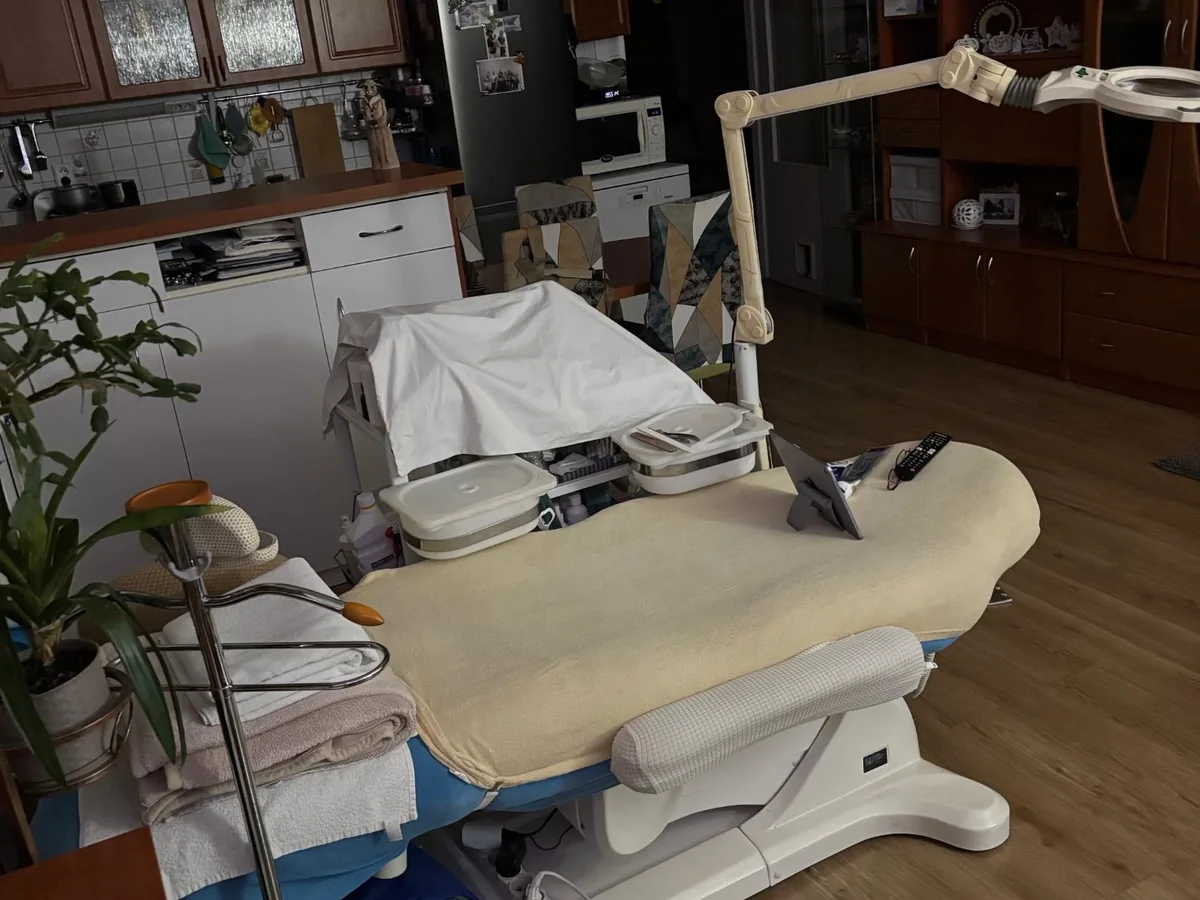 Skutečná provozovna, kosmetické lehátko a nábytek